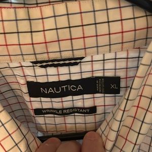 Men’s Nautica button down. Wrinkle res. XL.